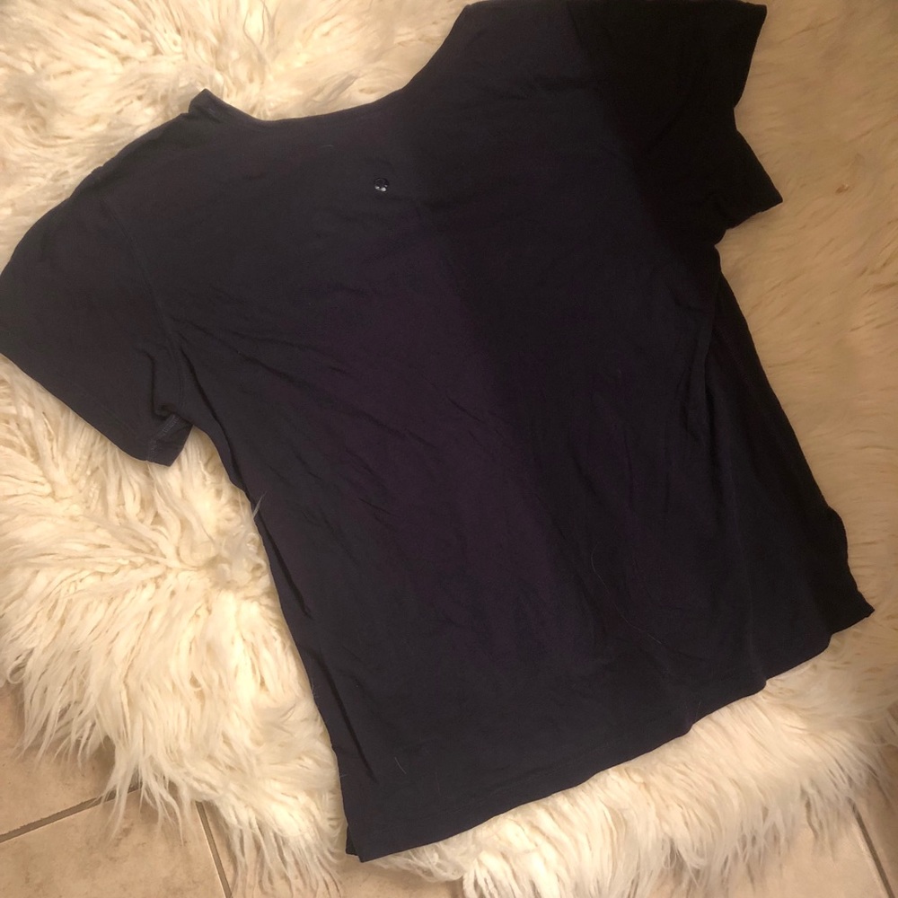 Lululemon navy tee